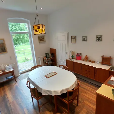 Gaestehaus Schinna לינה וארוחת בוקר