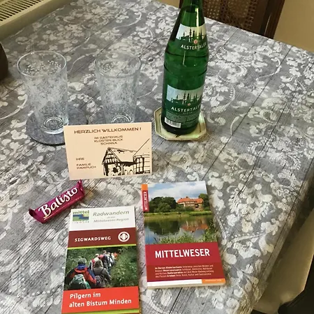 Gaestehaus Schinna לינה וארוחת בוקר 3*