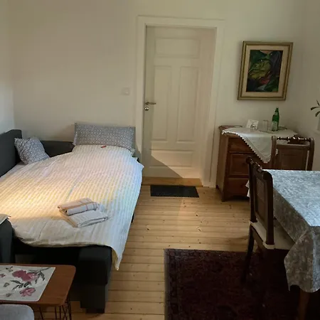 לינה וארוחת בוקר Gaestehaus Schinna 3*