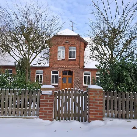 Gaestehaus Schinna לינה וארוחת בוקר